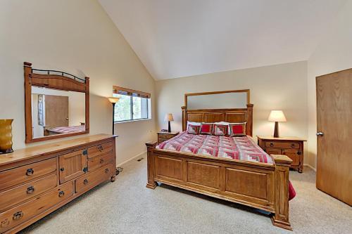 Red Pine Condominiums Unit 42