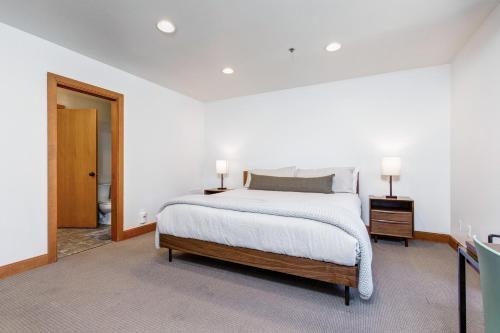 Silver Cliff Village 205