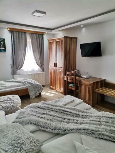 Hostal Rustic Inn River 3