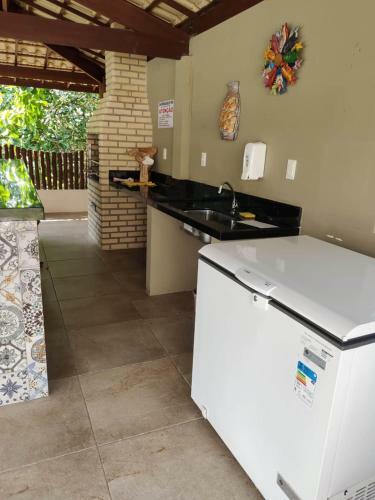 Apartamento Village Em Guarajuba Com 2/4 E Su�te