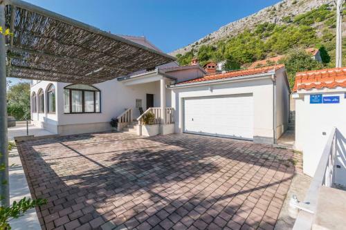 Villa Leo