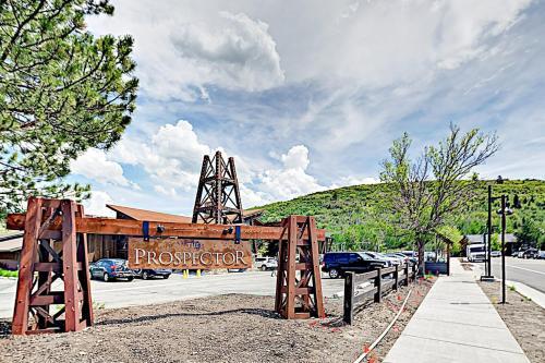 The Prospector Lodge 833