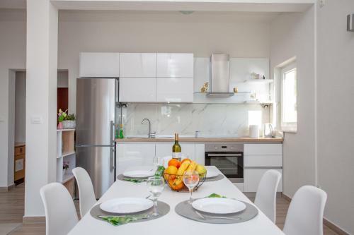 Luxury Sea View Apartment