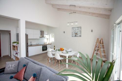 Luxury Sea View Apartment