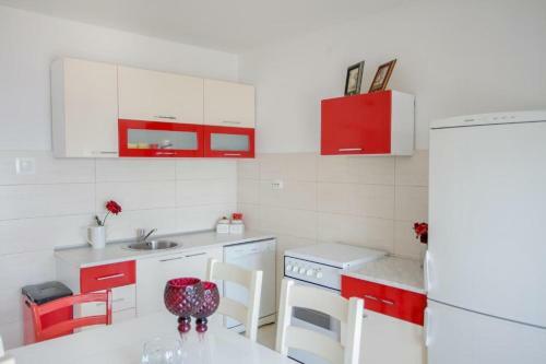 2-floor Apartment Very Close To The Beach