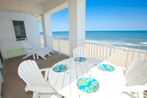 The Sanctuary - Simply Divine Penthouse B411