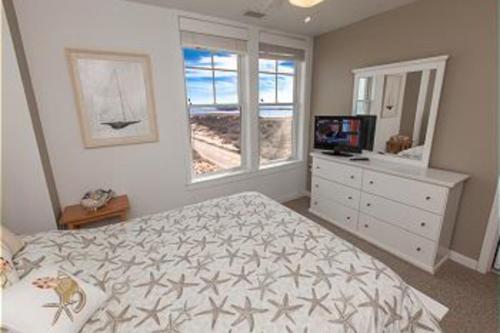 The Sanctuary - Beach And Bay Penthouse B428