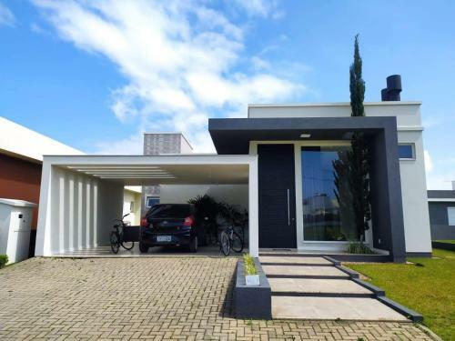 Casa Condom�nio Dubai