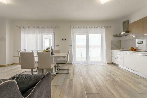 Apartamento Villa Stella With Pool