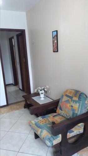 Apartamento de Um Dormit�rio A 4 Quadras Do Mar.