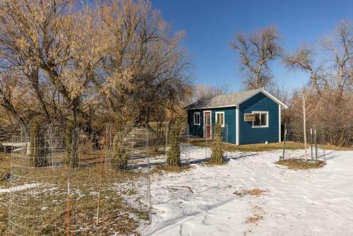New Hidden Riverbank Cottage