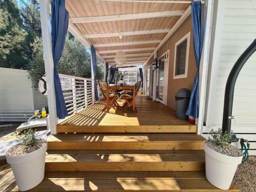 Superior Mobile Home Blue Class B1