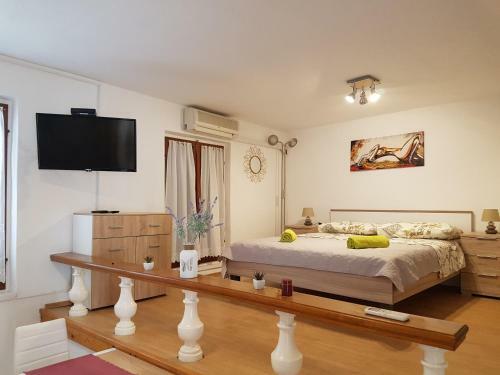 Apartmani Ira-20m From The Sea