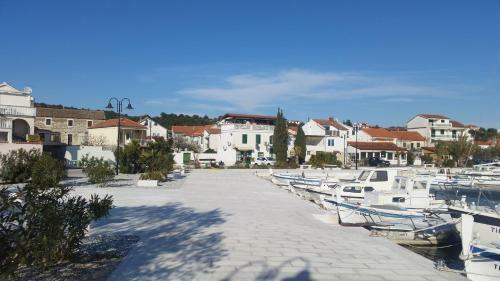 Apartmani Ira-20m From The Sea