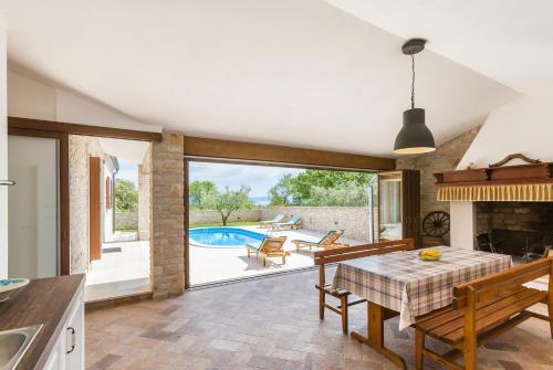 Villa Vignola With Private Pool