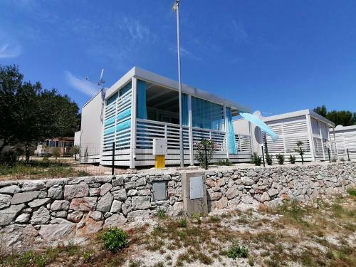 White-pearl Mobile-home