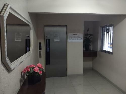 Su�te Com Cozinha Independente Em Apartamento