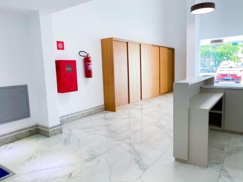 Apartamento Bem Localizado Praia E Centro Com Vista Da Cidade - 301