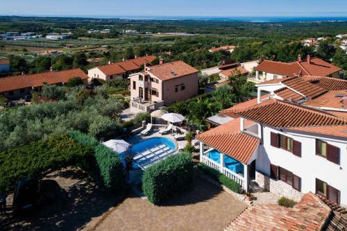 Hostal Apartments Villa Eri?