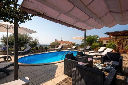 Hostal Apartments Villa Eri?