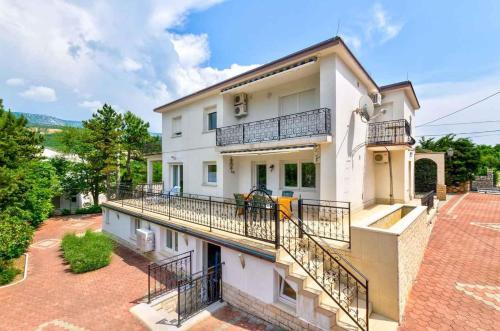 Apartments In Jadranovo 39282