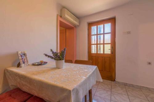 Apartment In Jadranovo 41861