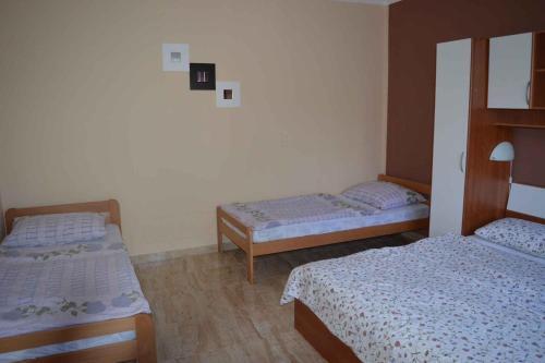 Apartments In Jadranovo 41880