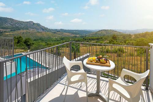 Design Villa Clavis-brand New Villa With A View