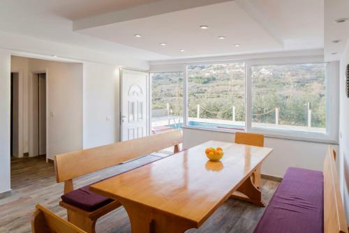 Villa Anabella Peaceful Holiday Home With Pool