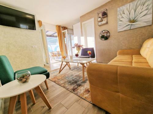 Holiday House Boost With Heated Pool