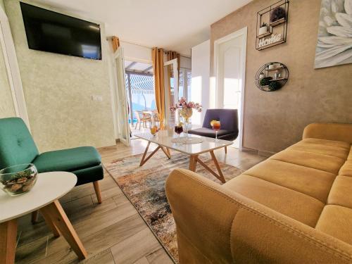 Holiday House Boost With Heated Pool