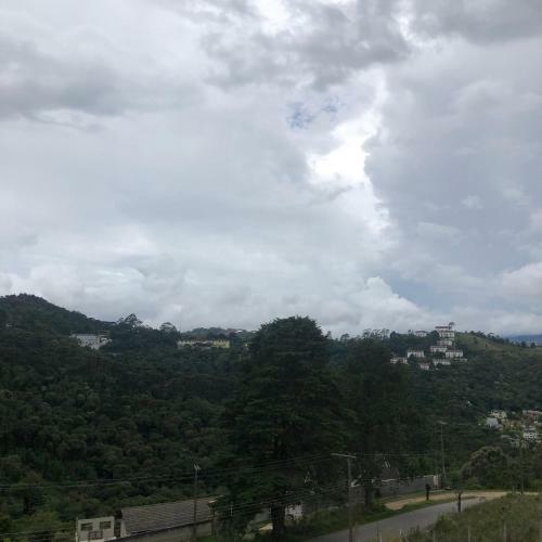 Casa Amarela Com Vista