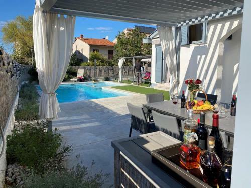 Holiday Home - Heated & Kids Pool