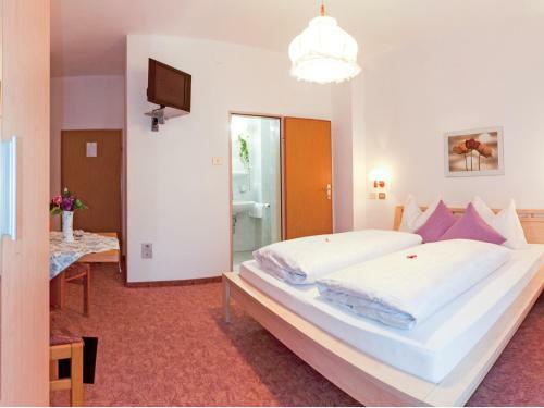 Hostal Pension Erna