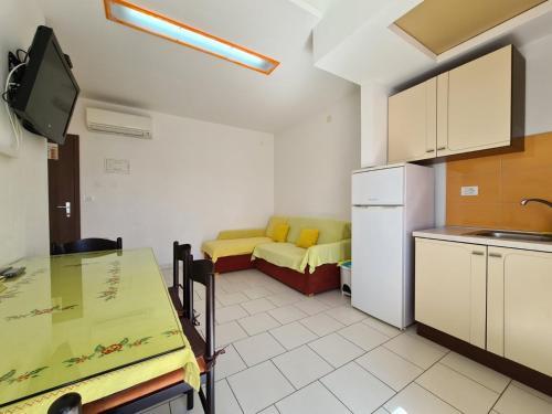 Apartments & Rooms 2116