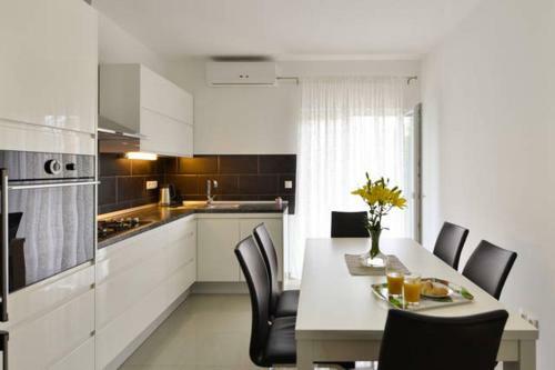 Modern Apartment Milati?