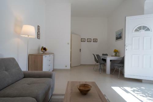 Seafront Apartment Marina
