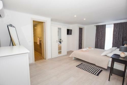 Holiday Home Ante - Garden Terrace
