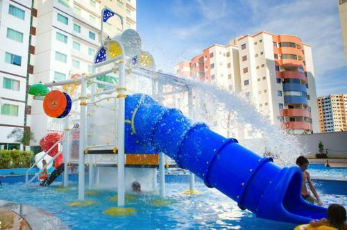 Priv� Riviera - Apartamento 2 Quartos Via - Euemcaldas