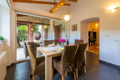 Holiday Home In Krizisce 40737