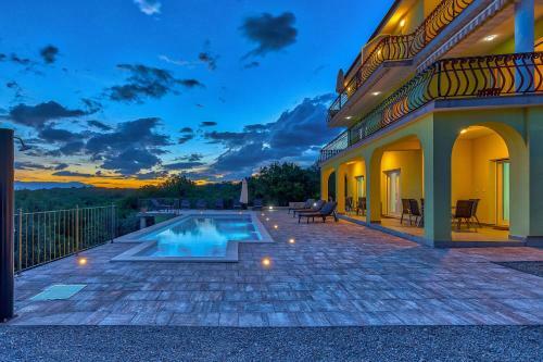 Luxury Apartments Kostrena With Pool