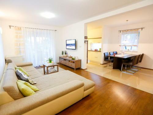 Villa Lavender's Breeze With Jacuzzi, Bbq And Bicycles