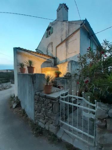 Maja Stone House