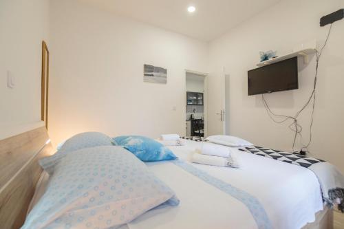Apartment E?a