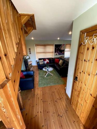Cosy 3 Bed Cottage With A Indoor Fireplace!