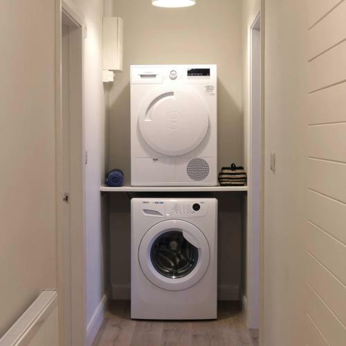 Crow's Nest Glandore - Apartment 1