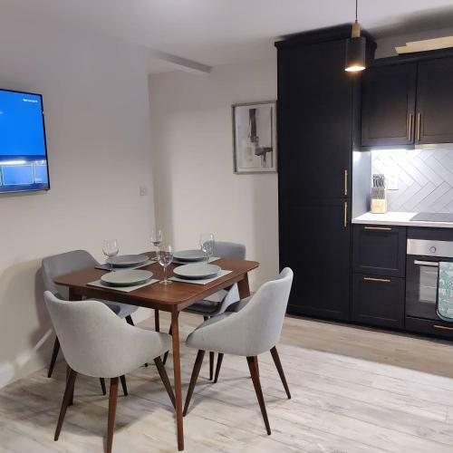 Crow's Nest Glandore - Apartment 4