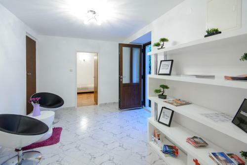Apartment Ema
