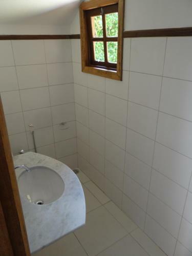 Casa Confort�vel Completa Em Condom�nio