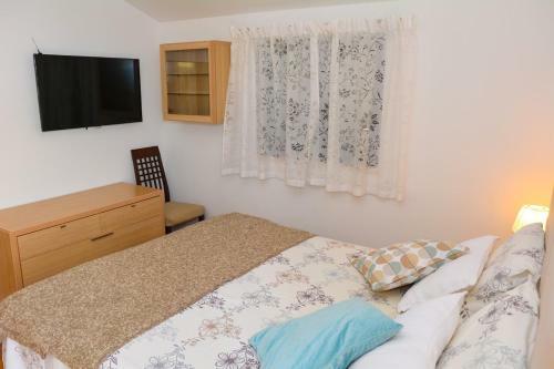 Hostal Apartment And Room Sveti Jakov